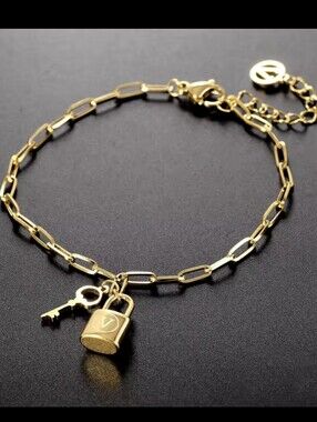 18k Gold Plated Luxury Letter V Lock & Key Bracelet